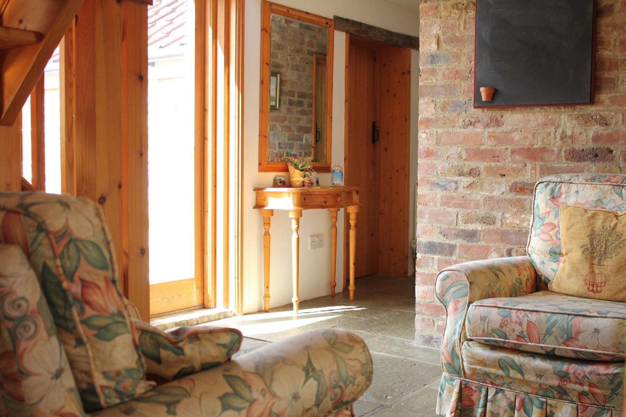 Stratton Strawless Woodman'S Farm B&B 외부 사진